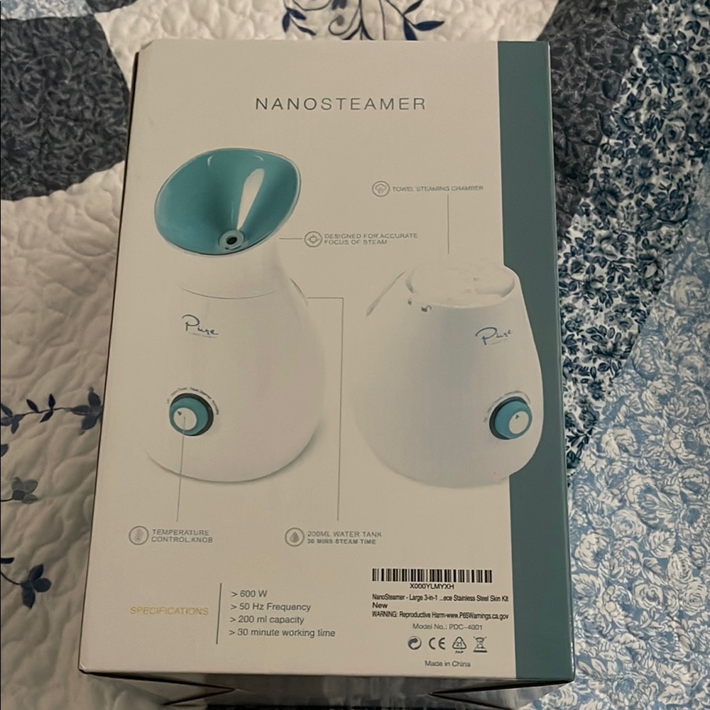 Nano Steamer in White and Teal
